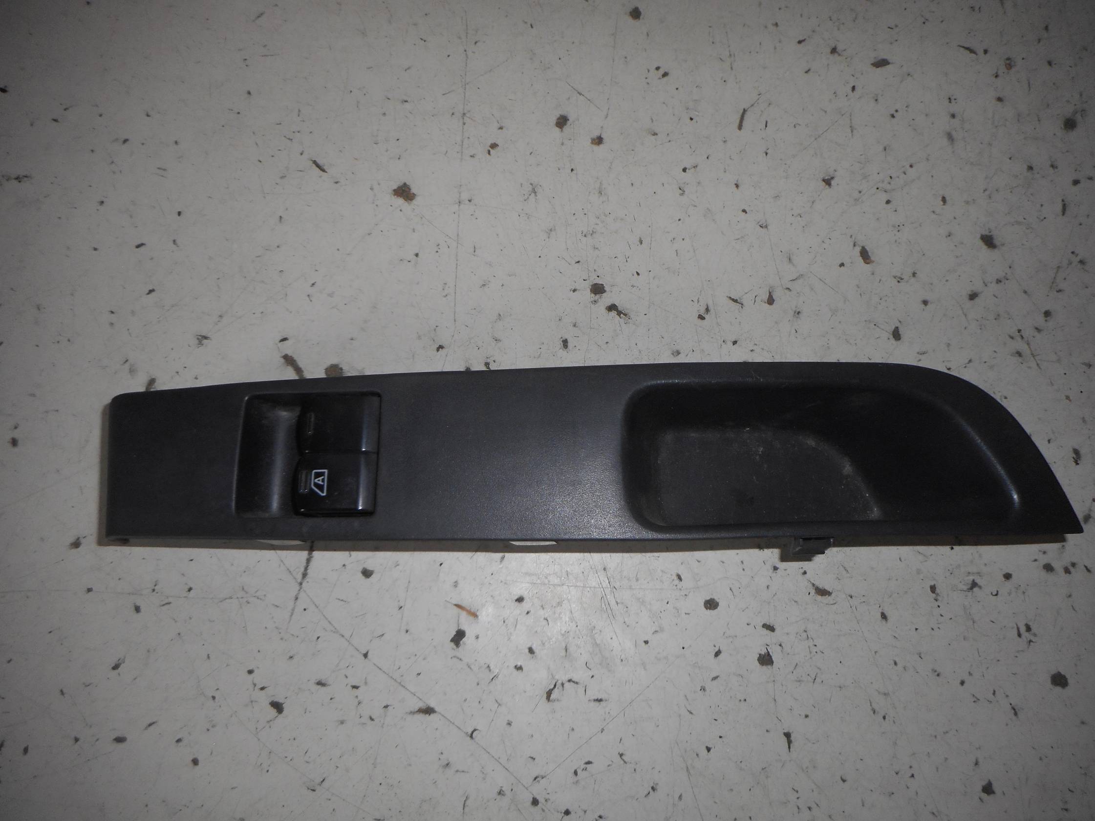 Interruttore alzacristalli porta ant.